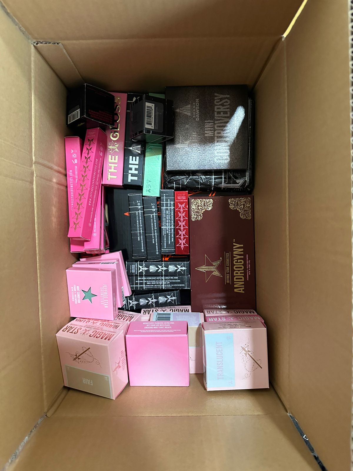 Lote de Maquillaje Jeffree Star - 50 Productos Exclusivos – albaopenbox